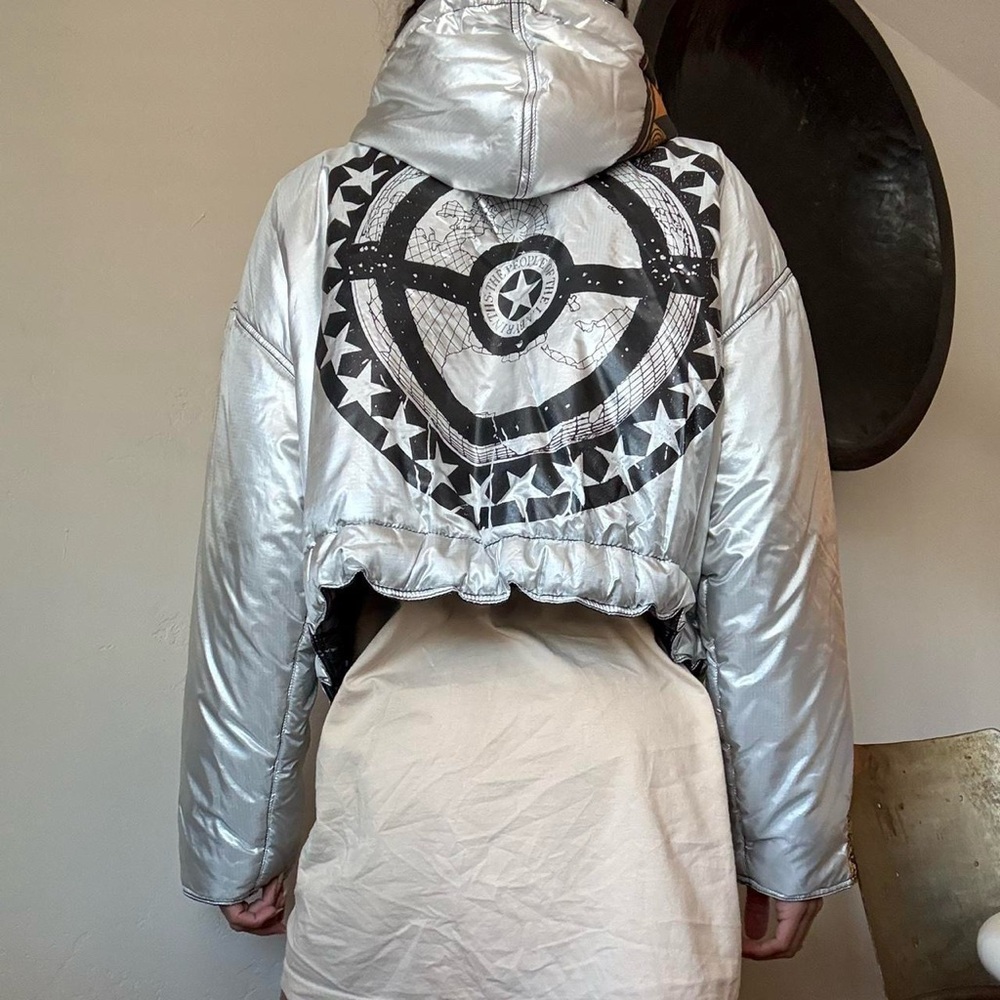 Stylish Silver Graphic Puffer Jacket